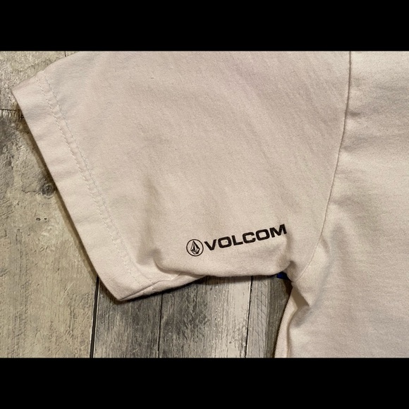 🦩Volcom Short Sleeve TeeShirt🦩 - Picture 7 of 8